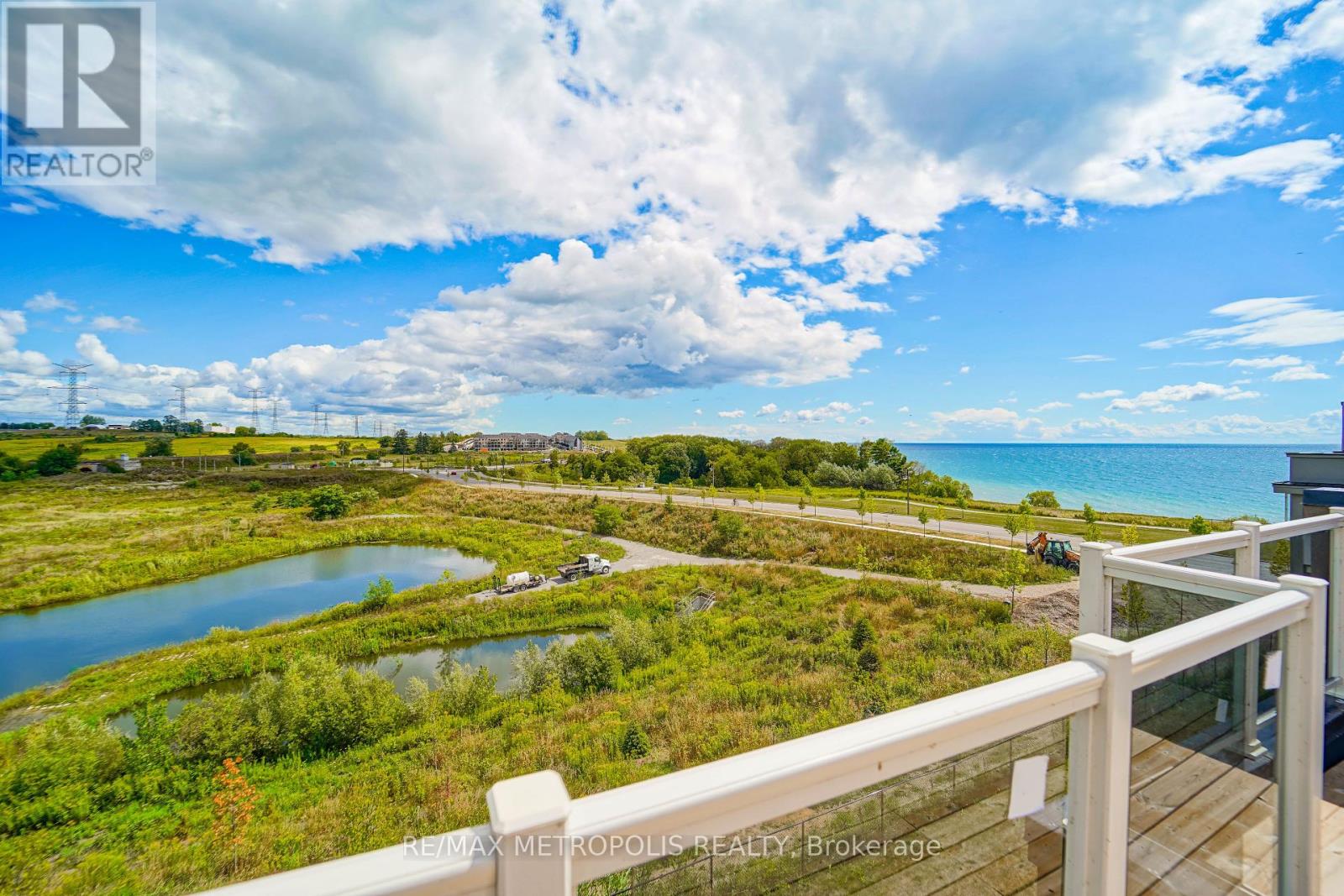 Photo 22 of 11 Yacht Drive, Clarington ON