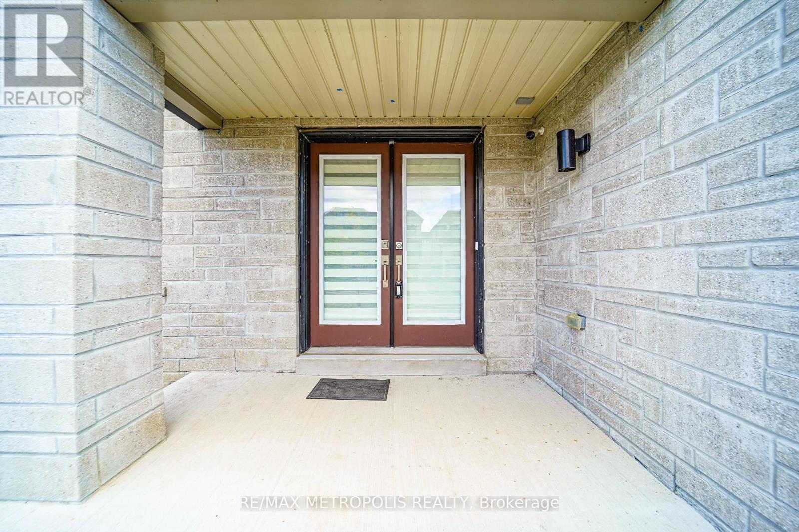 Photo 10 of 11 Yacht Drive, Clarington ON