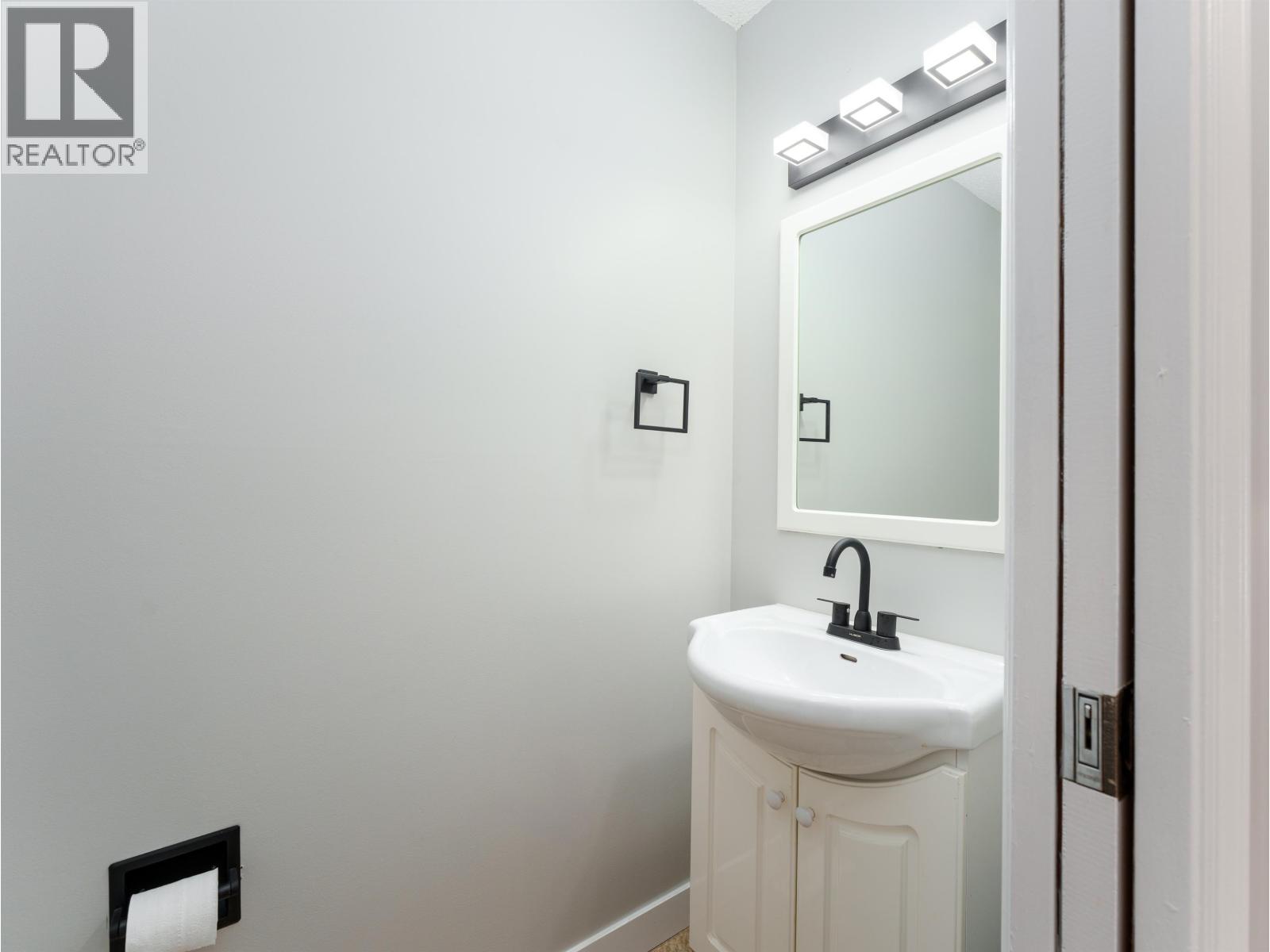 Photo 1 of 4770 Fernglen Drive, Burnaby BC