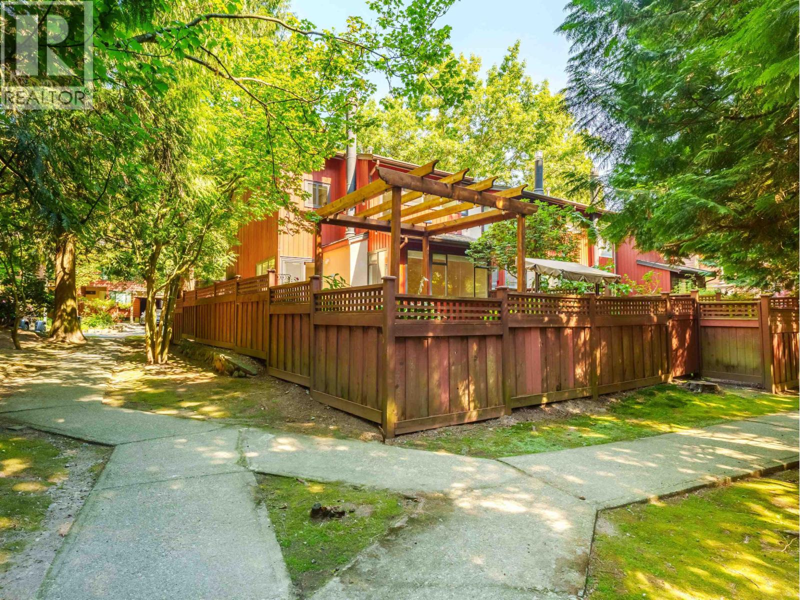 Photo 39 of 4770 Fernglen Drive, Burnaby BC