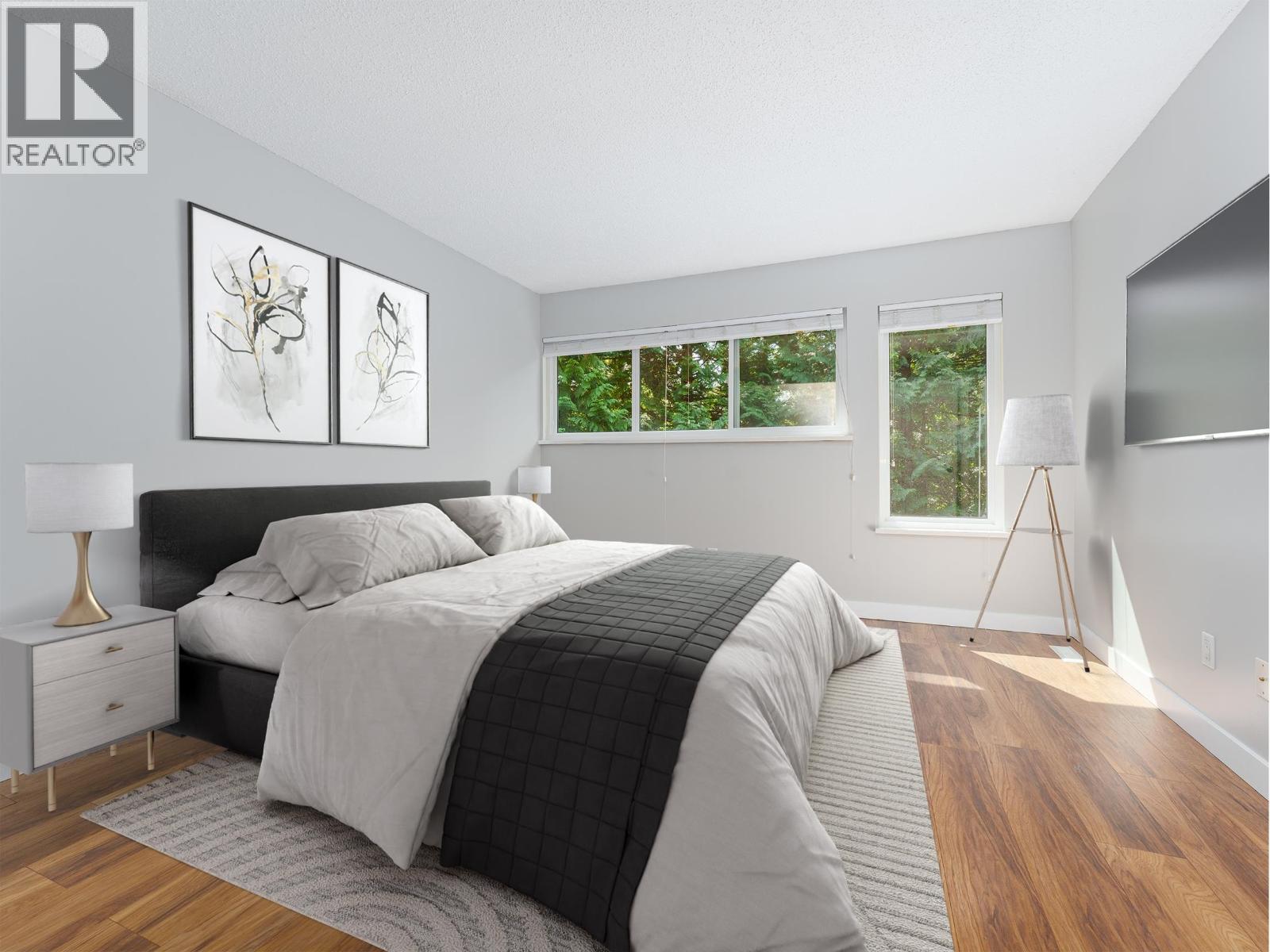 Photo 33 of 4770 Fernglen Drive, Burnaby BC