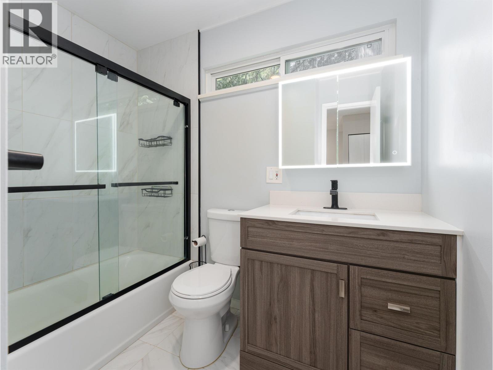 Photo 32 of 4770 Fernglen Drive, Burnaby BC