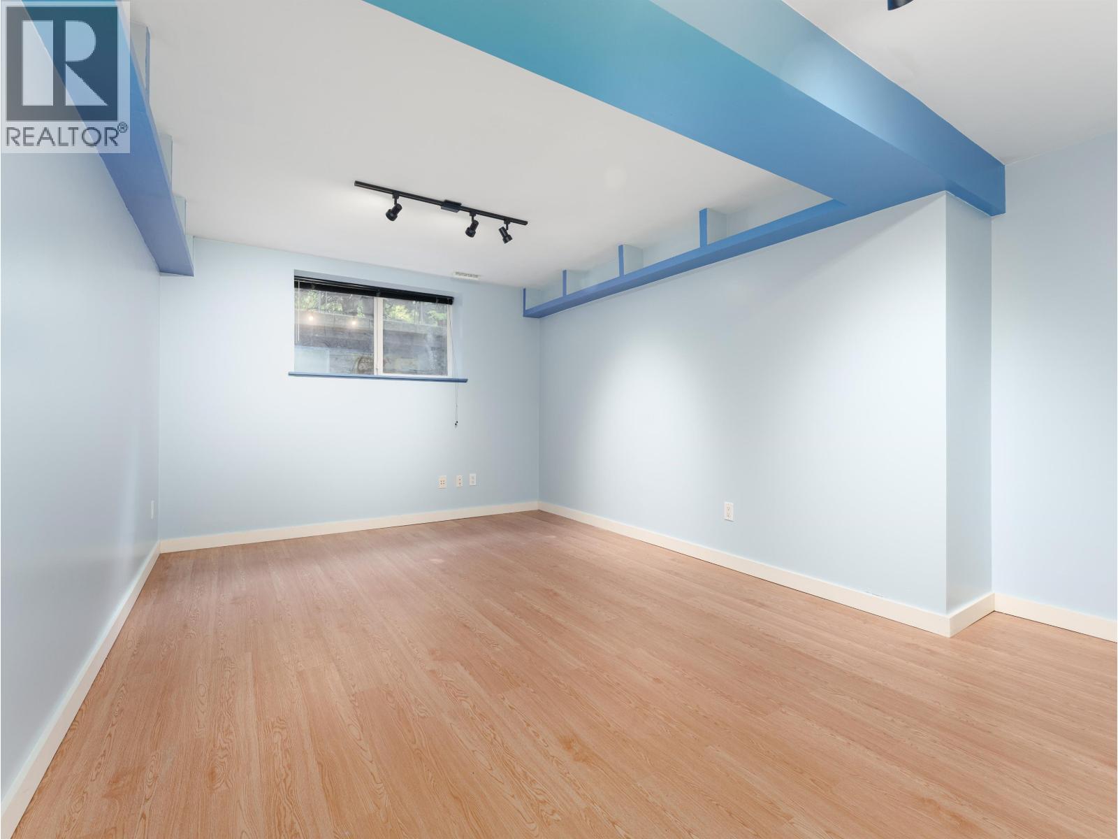 Photo 30 of 4770 Fernglen Drive, Burnaby BC