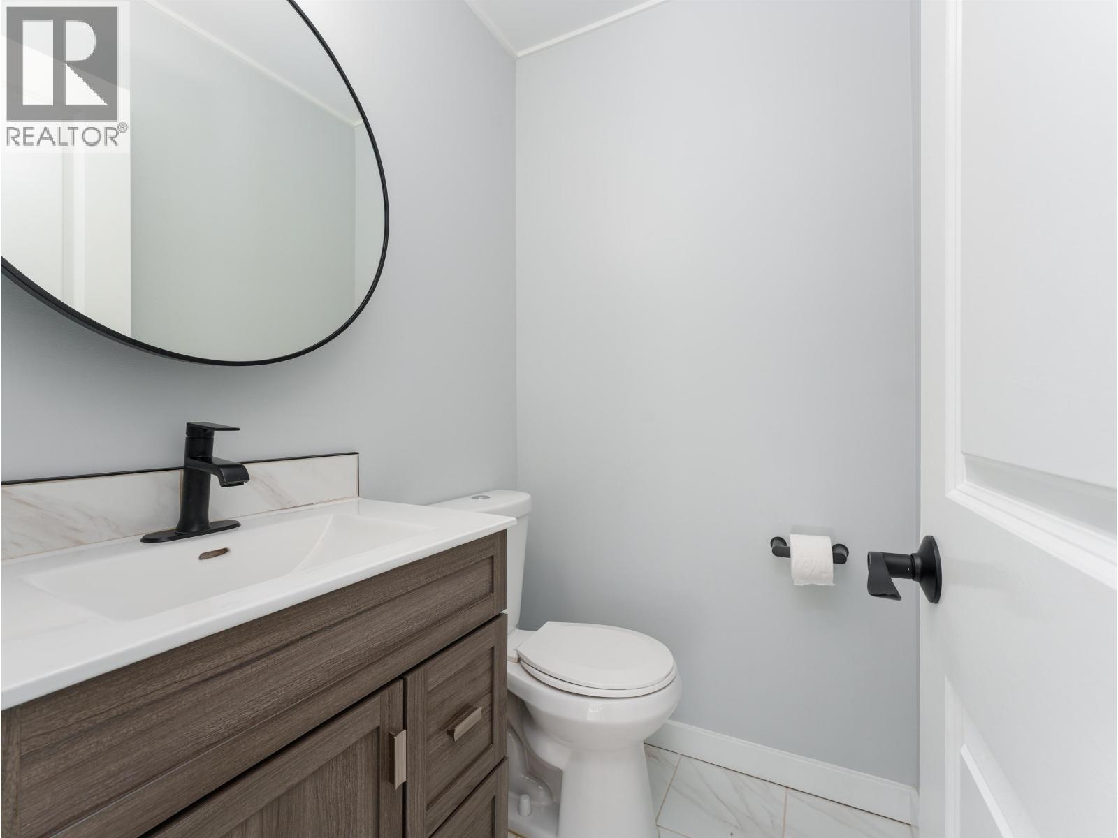 Photo 2 of 4770 Fernglen Drive, Burnaby BC