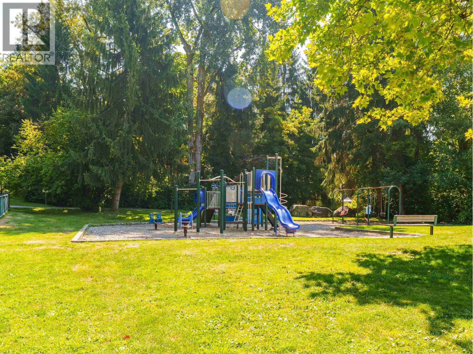 Photo 20 of 4770 Fernglen Drive, Burnaby BC