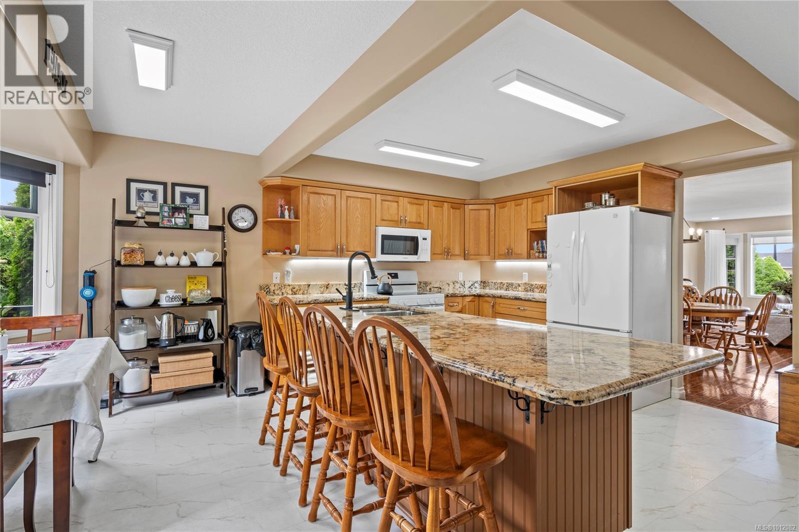 Photo 13 of 1072 Roberton Blvd, Parksville BC