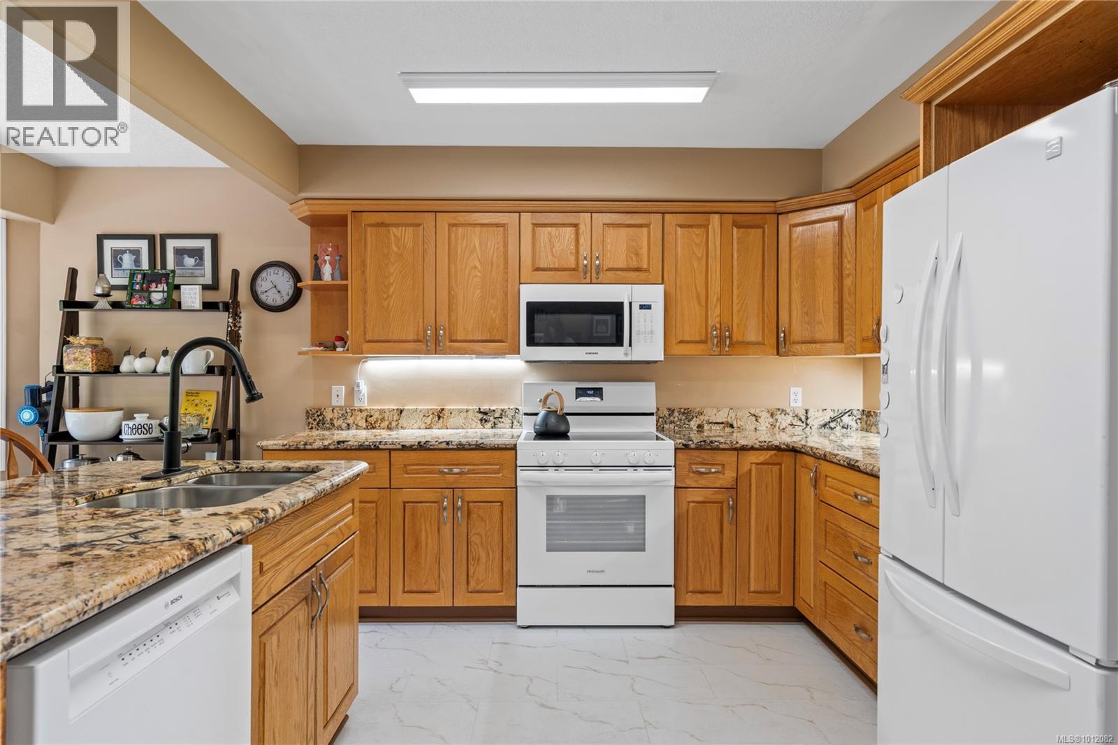 Photo 16 of 1072 Roberton Blvd, Parksville BC