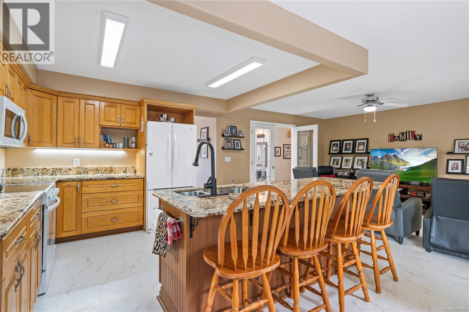 Photo 18 of 1072 Roberton Blvd, Parksville BC