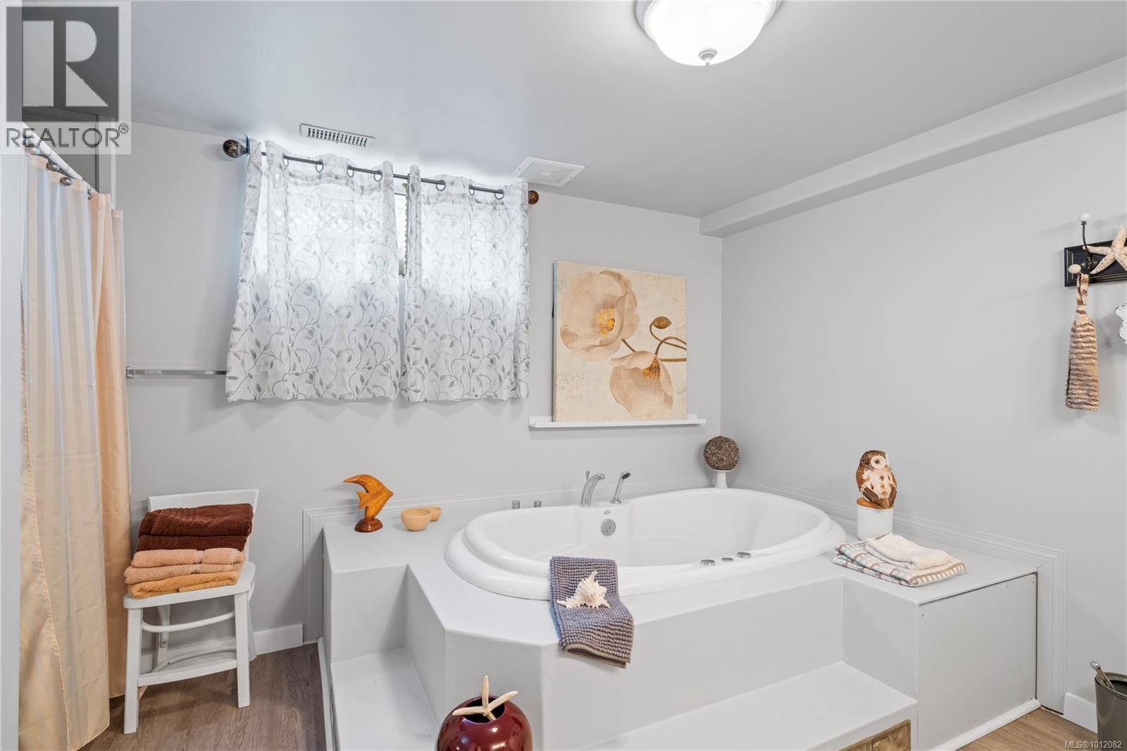 Photo 31 of 1072 Roberton Blvd, Parksville BC