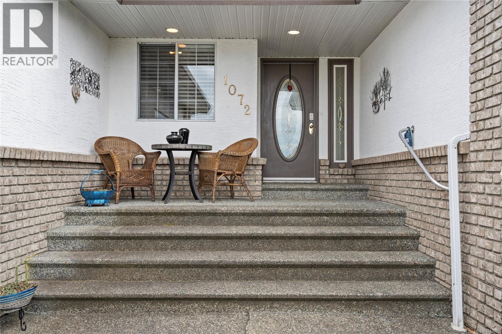 Photo 4 of 1072 Roberton Blvd, Parksville BC