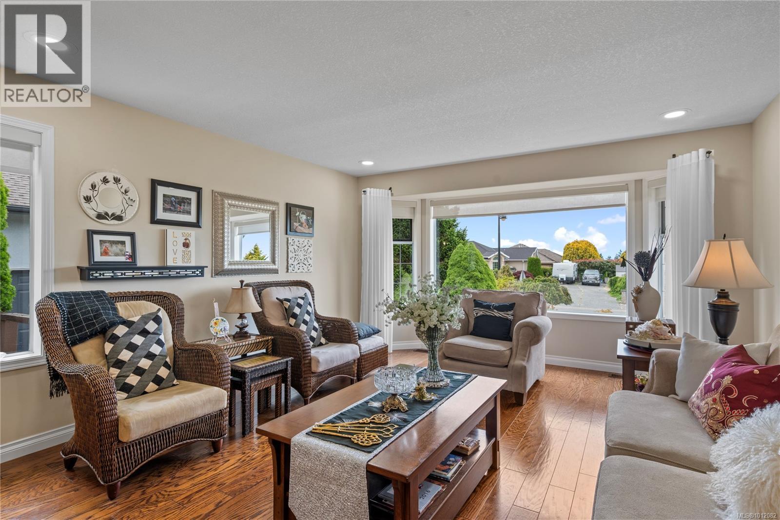 Photo 6 of 1072 Roberton Blvd, Parksville BC