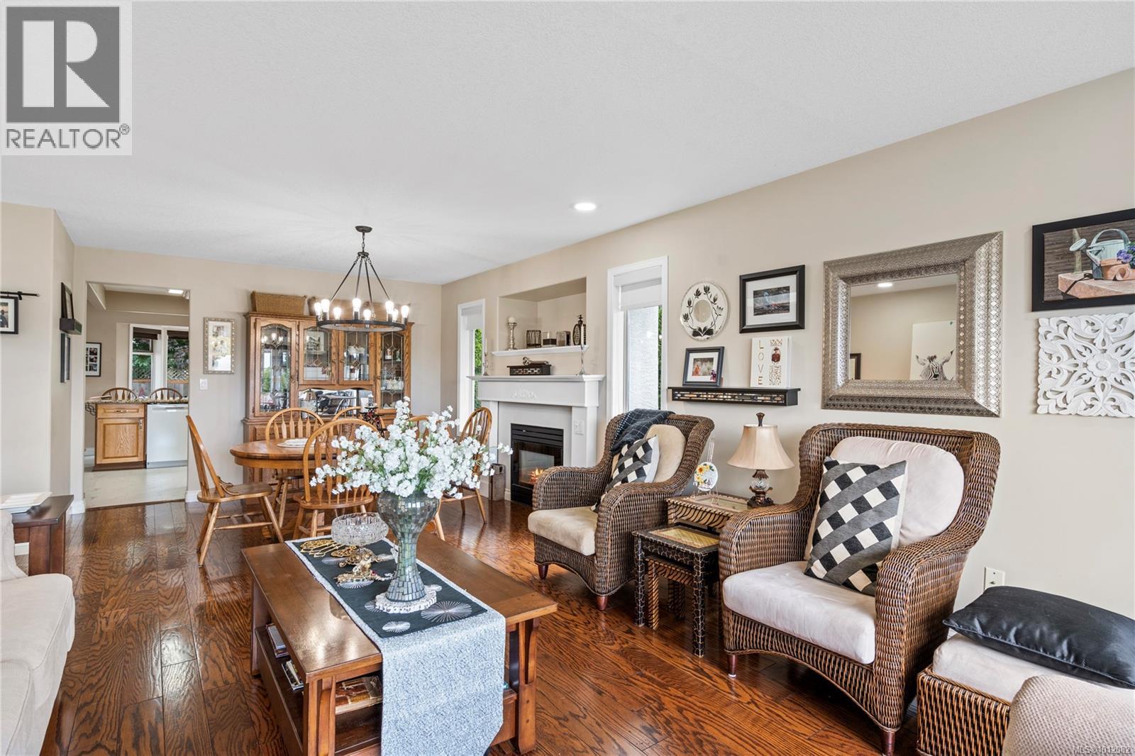 Photo 8 of 1072 Roberton Blvd, Parksville BC