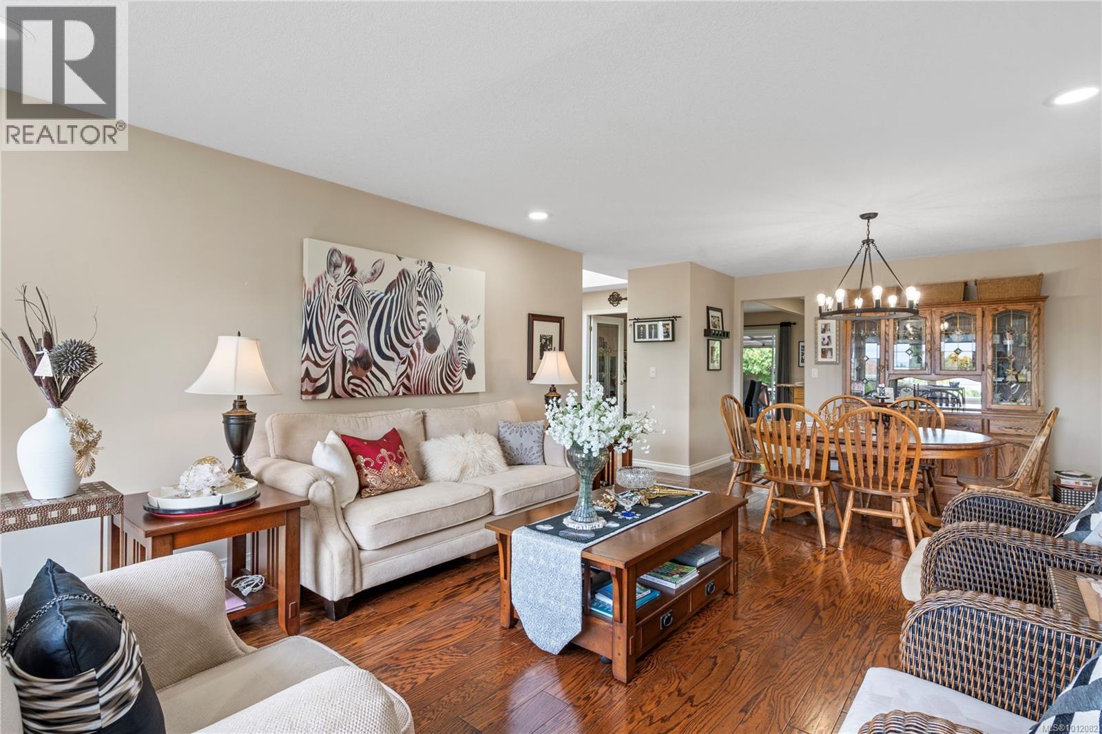 Photo 9 of 1072 Roberton Blvd, Parksville BC