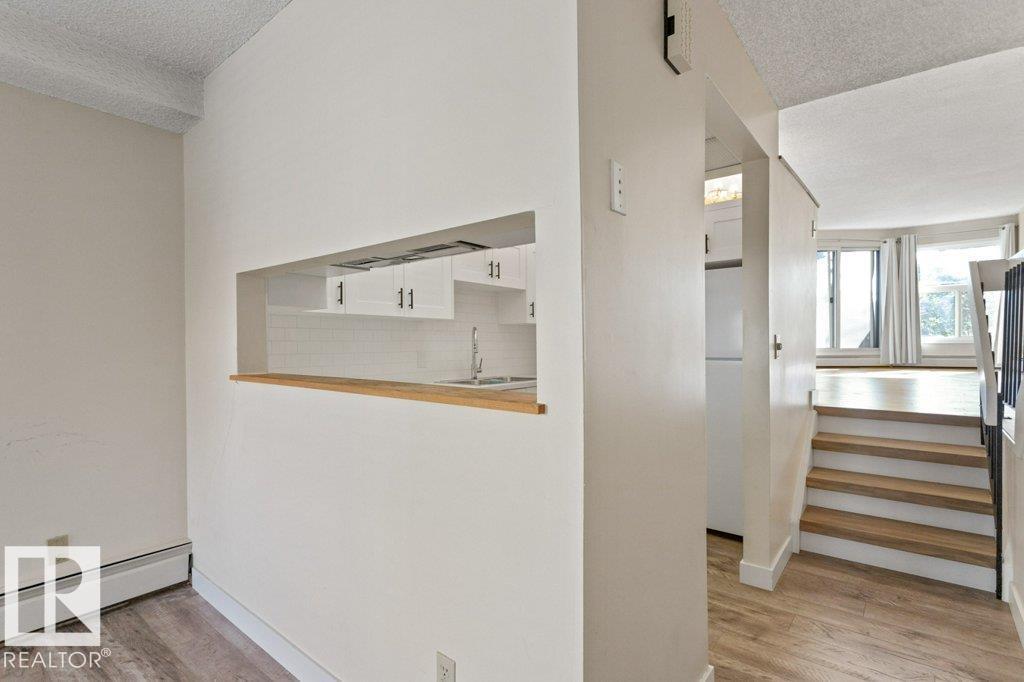 Photo 11 of 11134 83 Av Nw, Edmonton AB