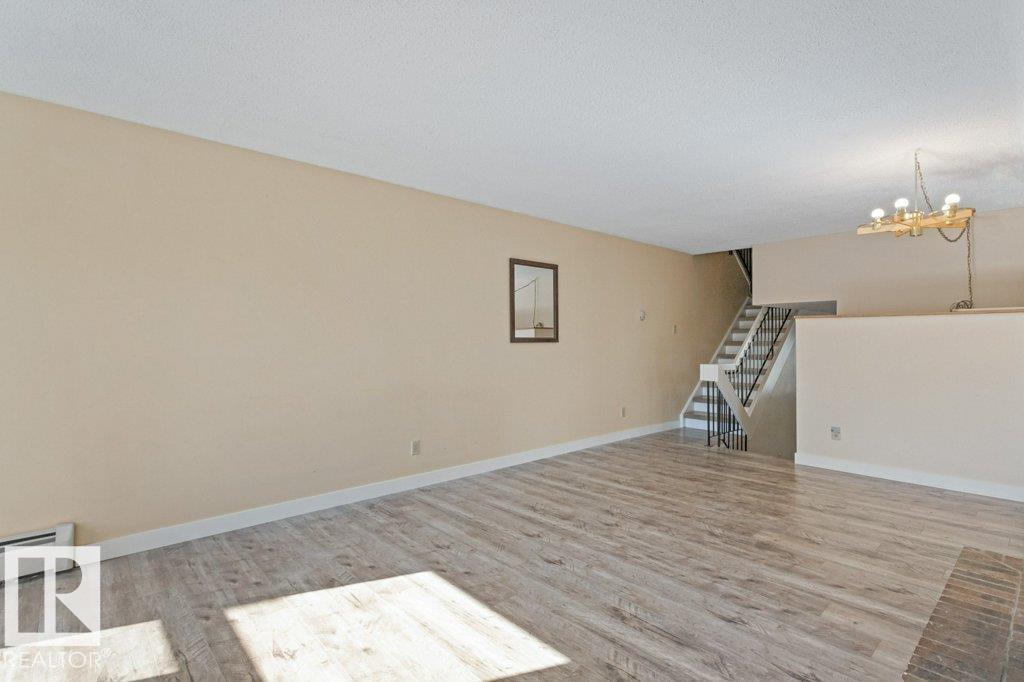 Photo 10 of 11134 83 Av Nw, Edmonton AB
