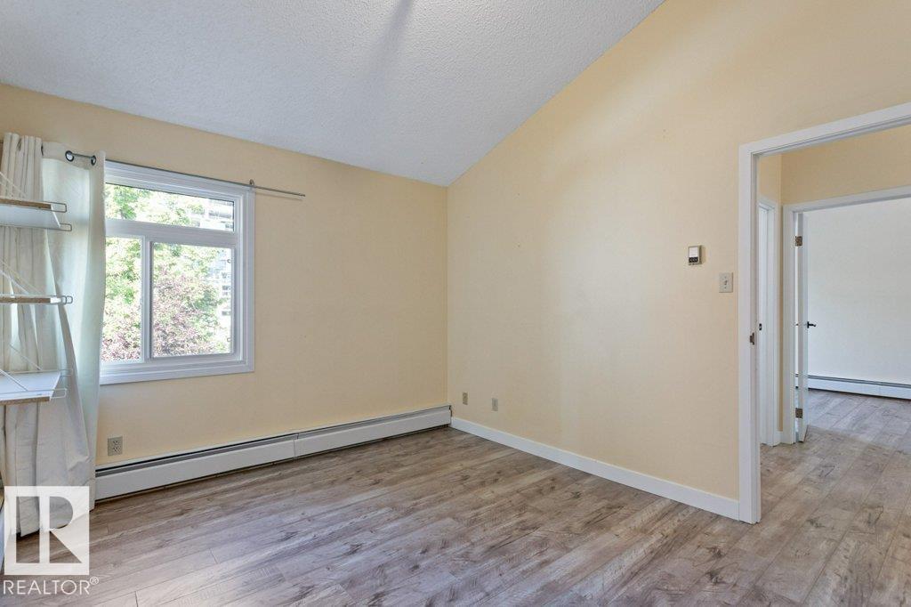 Photo 16 of 11134 83 Av Nw, Edmonton AB