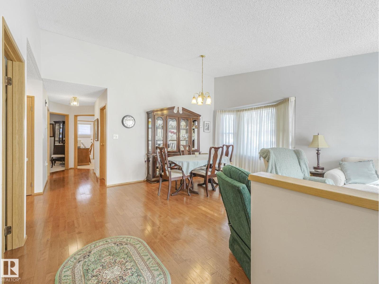 Photo 28 of 13810 75 St Nw, Edmonton AB