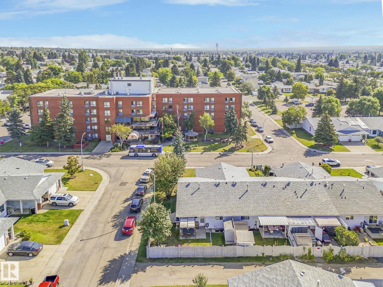 Photo 1 of 13810 75 St Nw, Edmonton AB