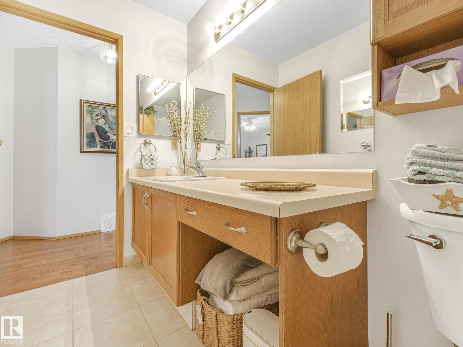 Photo 41 of 13810 75 St Nw, Edmonton AB