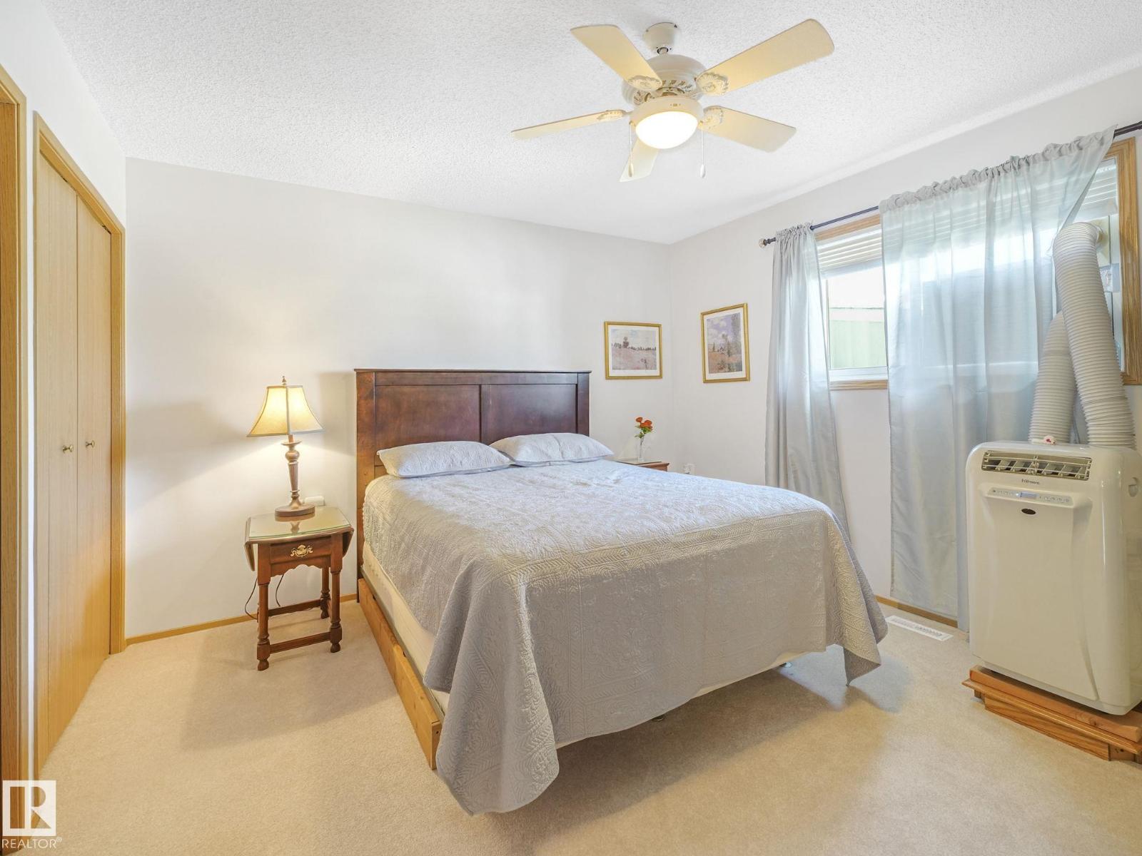 Photo 6 of 13810 75 St Nw, Edmonton AB