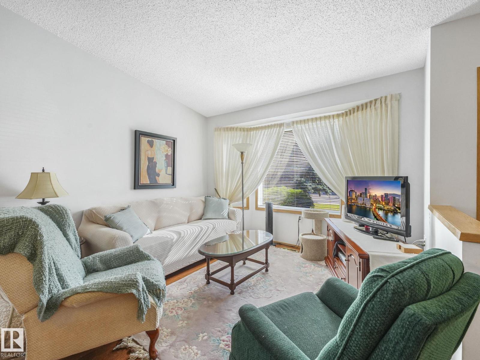 Photo 19 of 13810 75 St Nw, Edmonton AB