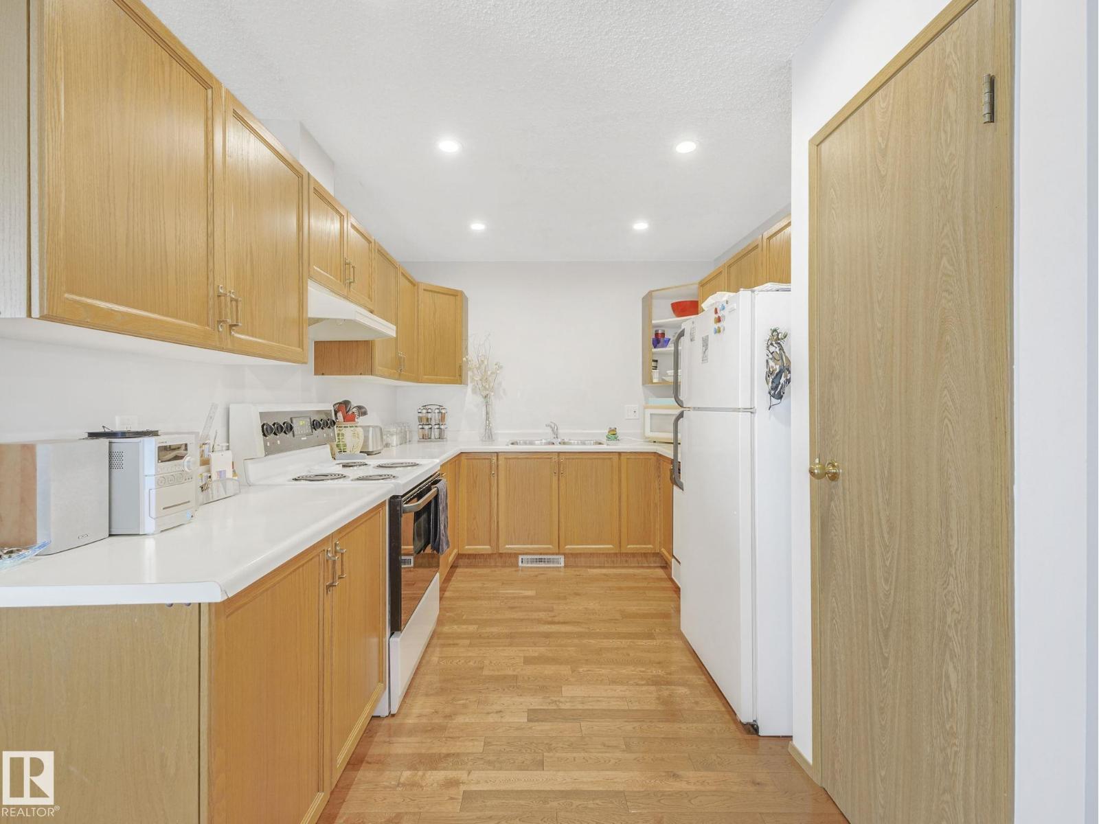 Photo 67 of 13810 75 St Nw, Edmonton AB