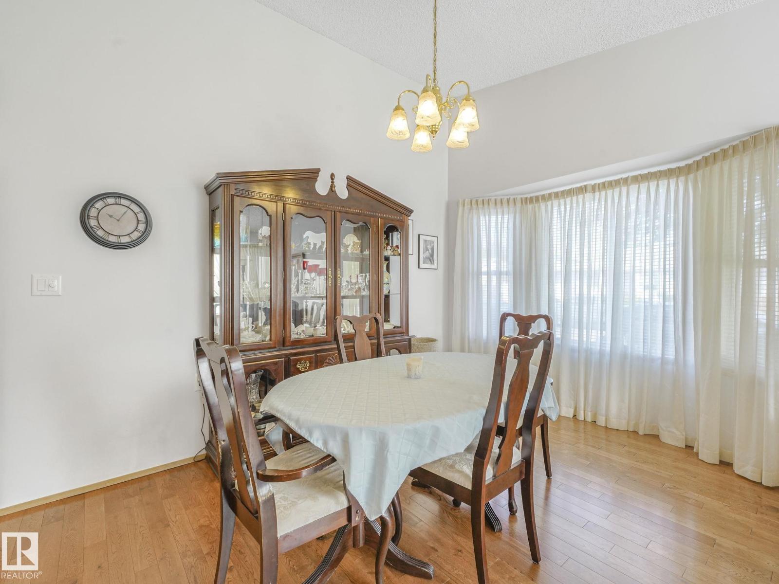 Photo 22 of 13810 75 St Nw, Edmonton AB