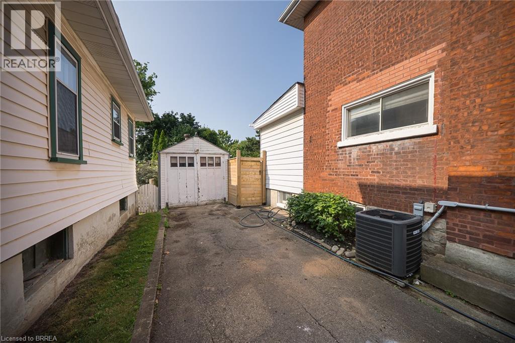 Photo 29 of 165 East Avenue, Brantford ON