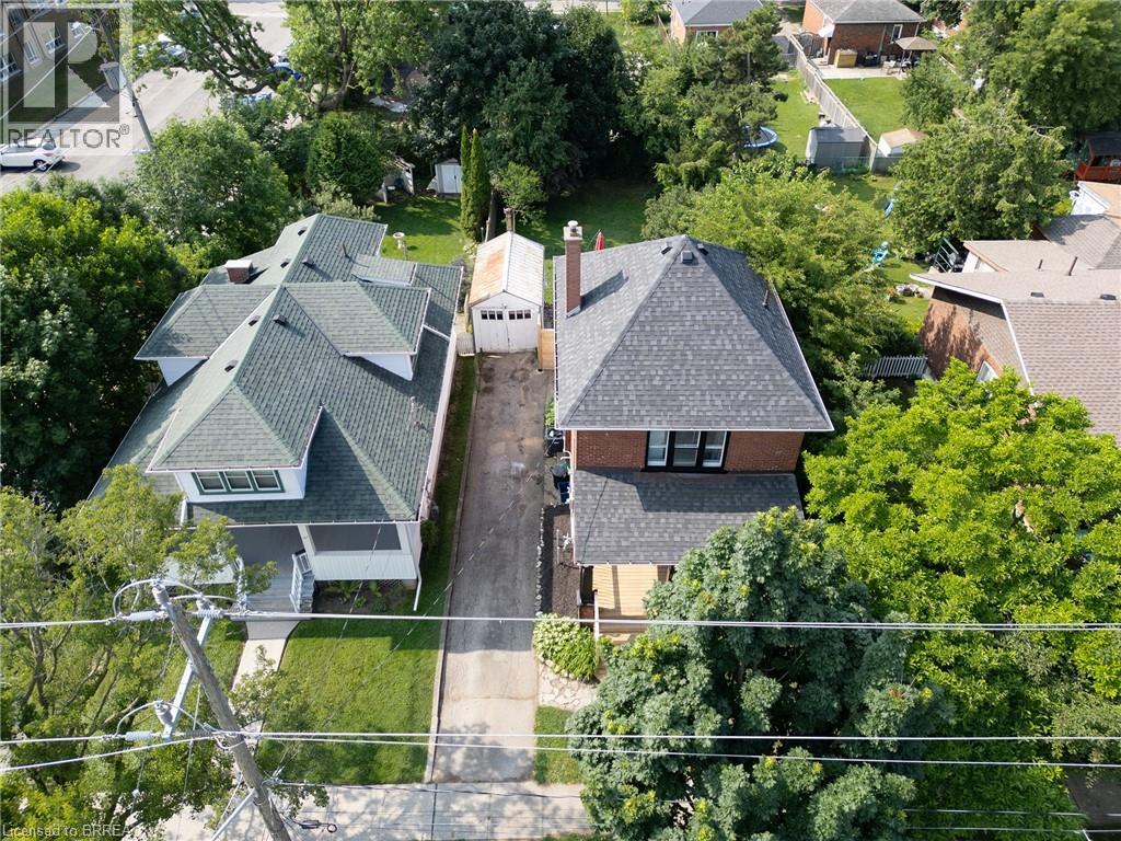 Photo 11 of 165 East Avenue, Brantford ON
