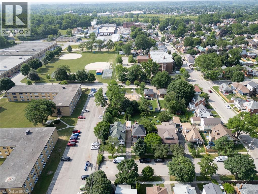 Photo 22 of 165 East Avenue, Brantford ON