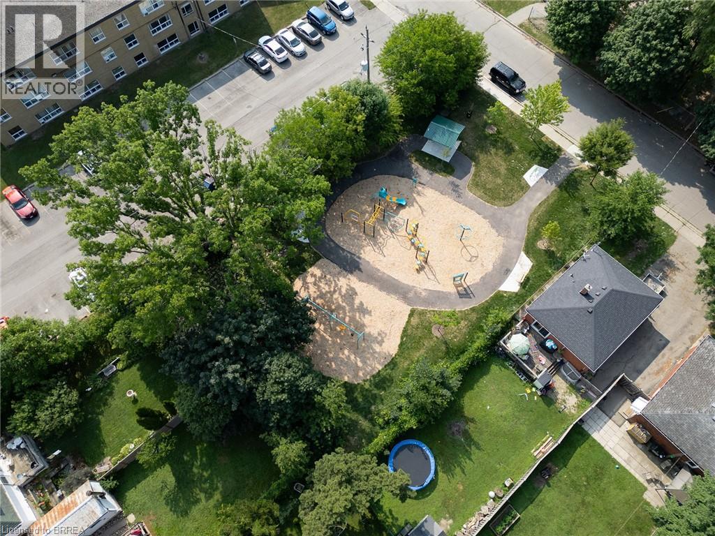Photo 20 of 165 East Avenue, Brantford ON