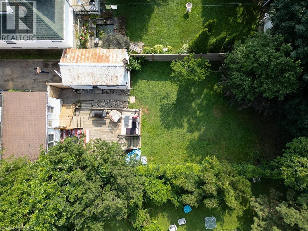 Photo 13 of 165 East Avenue, Brantford ON