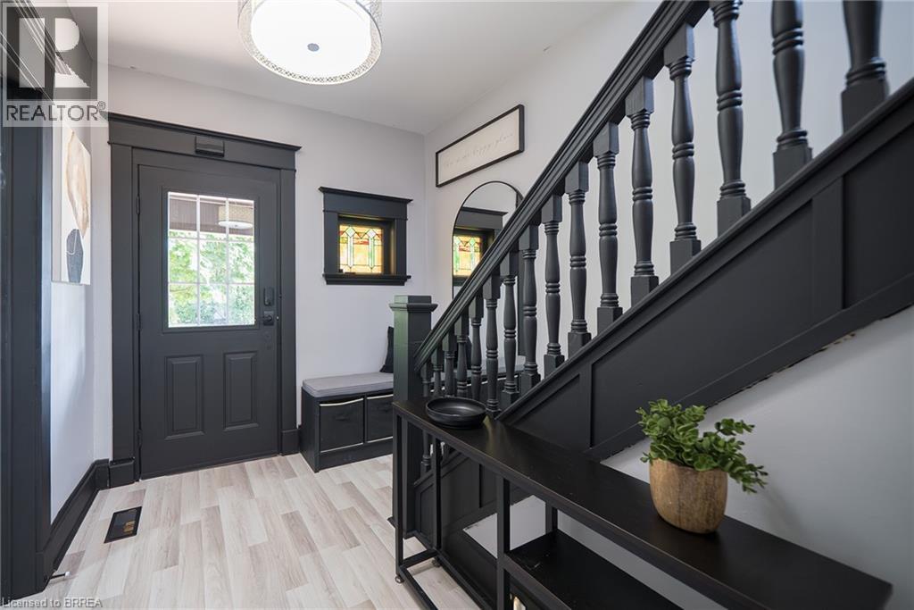 Photo 4 of 165 East Avenue, Brantford ON