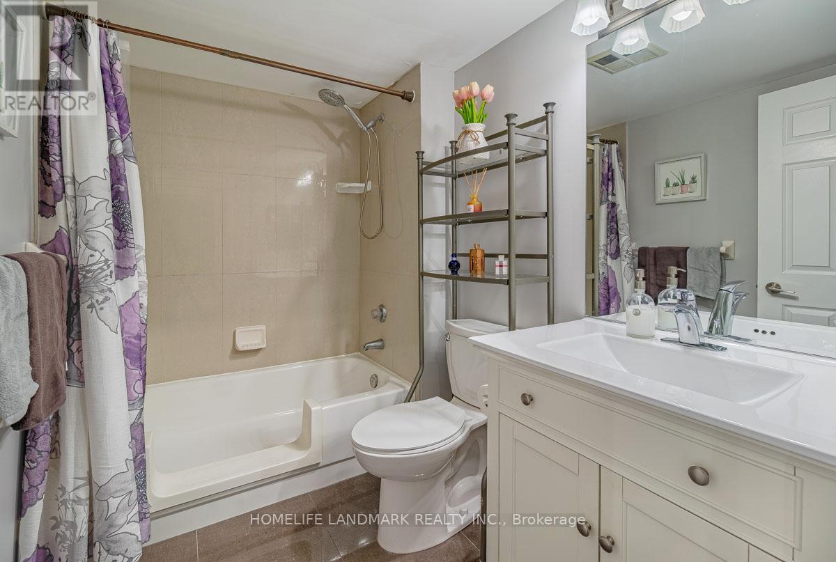 Photo 10 of 712 175 Cedar Avenue, Richmond Hill ON