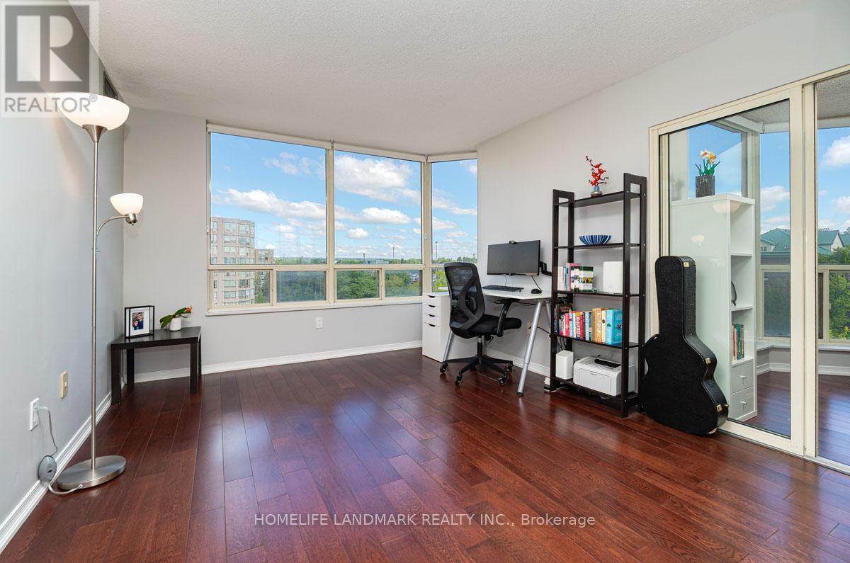 Photo 9 of 712 175 Cedar Avenue, Richmond Hill ON