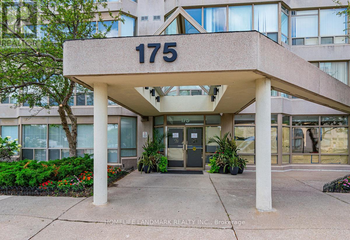 Photo 2 of 712 175 Cedar Avenue, Richmond Hill ON