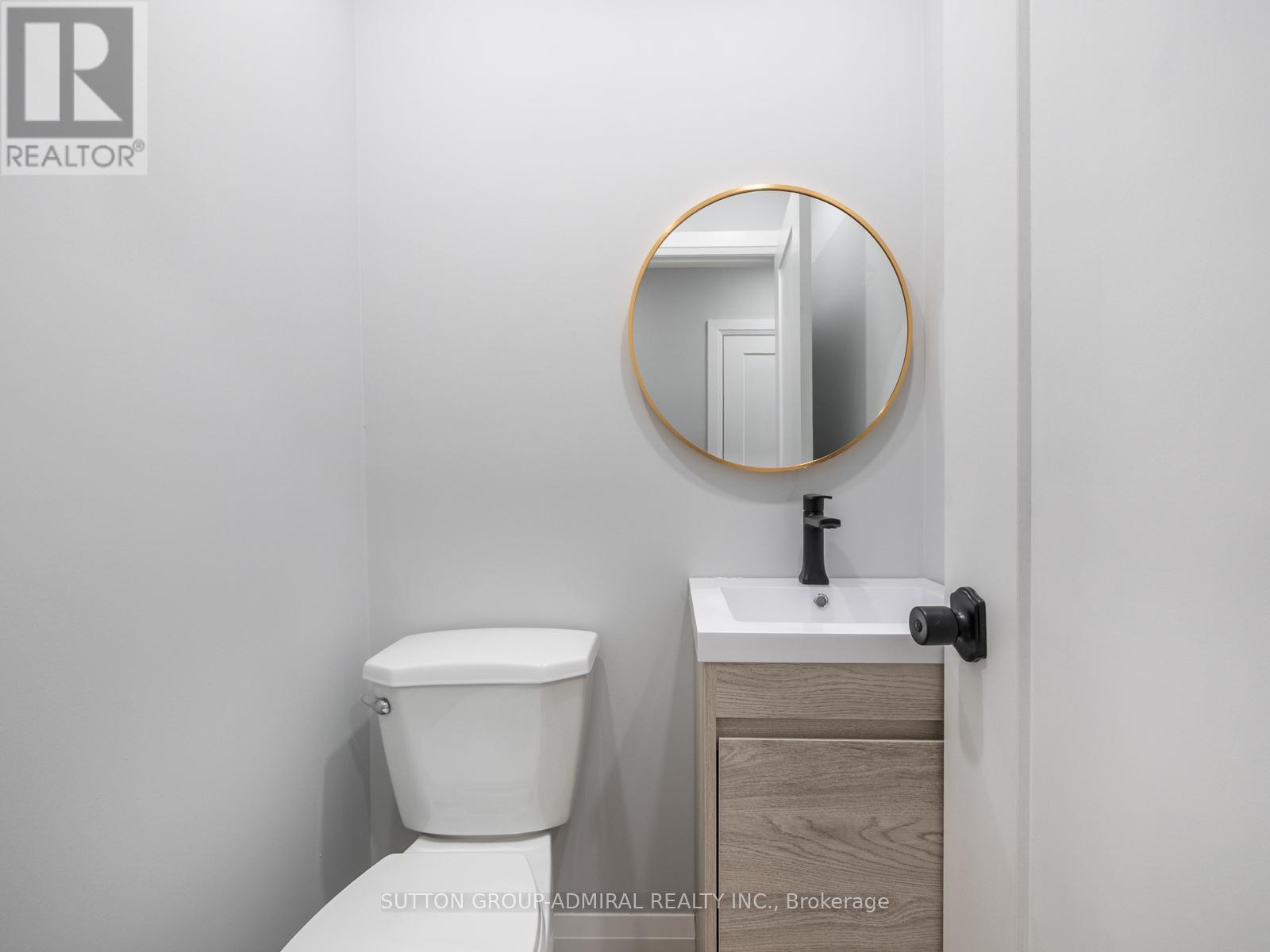 Photo 14 of 393 Paliser Crescent S, Richmond Hill ON