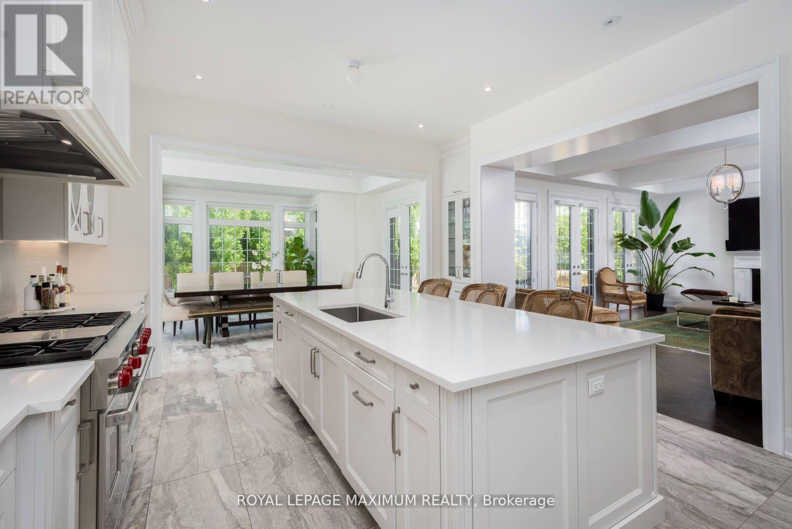 Photo 24 of 49 Mary Natasha Court, Vaughan ON