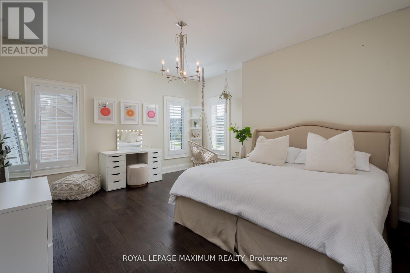 Photo 30 of 49 Mary Natasha Court, Vaughan ON