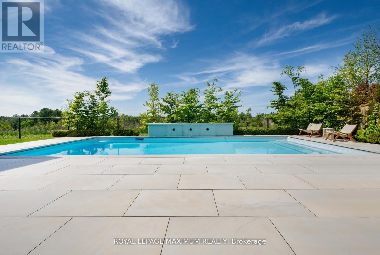 Photo 35 of 49 Mary Natasha Court, Vaughan ON