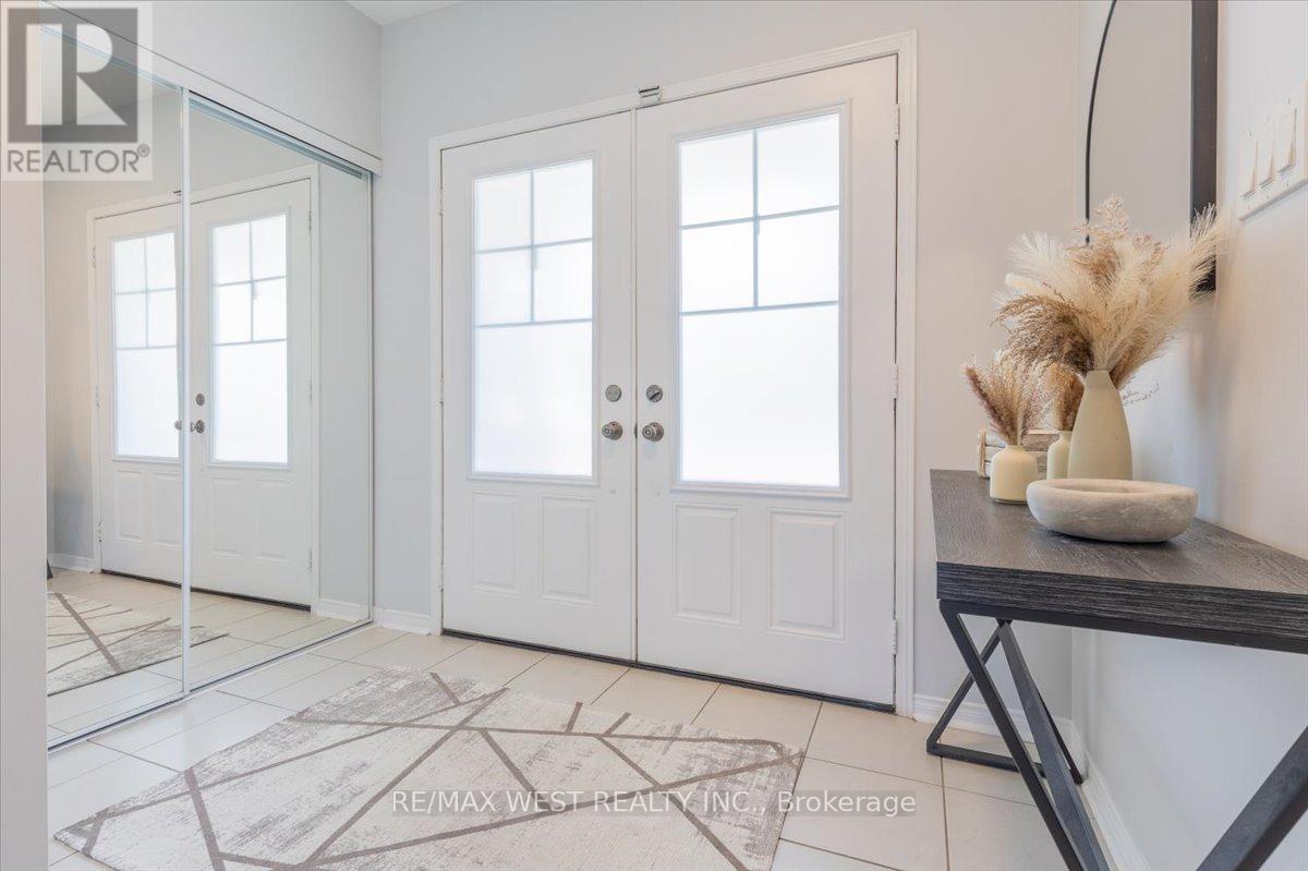 Photo 10 of 6 Cherry Lane, New Tecumseth ON
