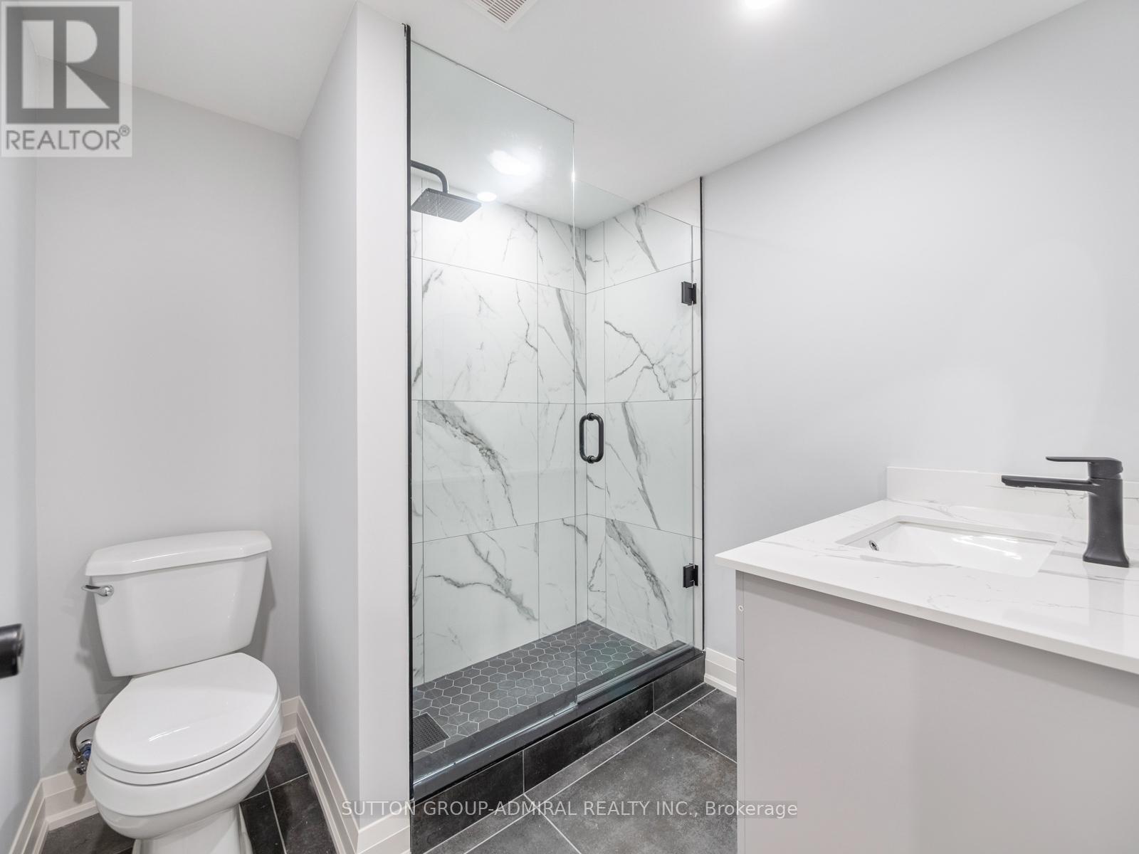 Photo 27 of 393 Paliser Crescent S, Richmond Hill ON