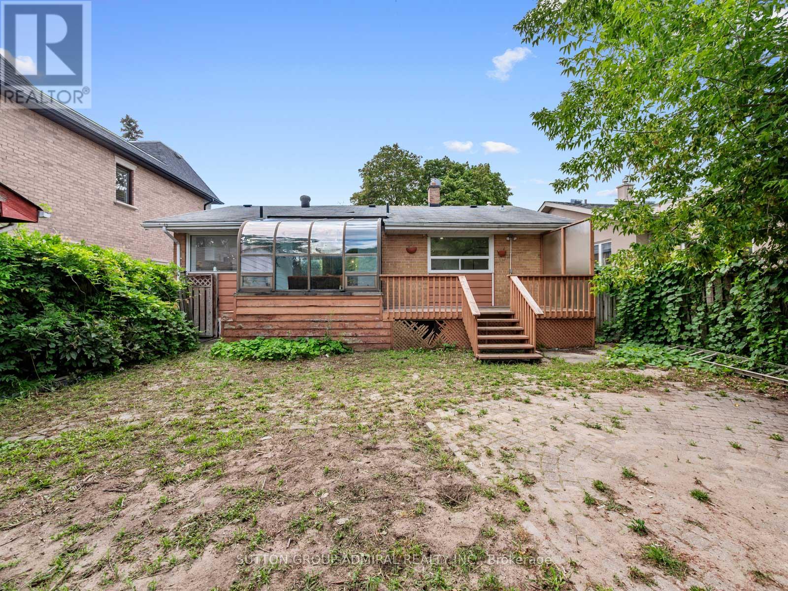 Photo 34 of 393 Paliser Crescent S, Richmond Hill ON