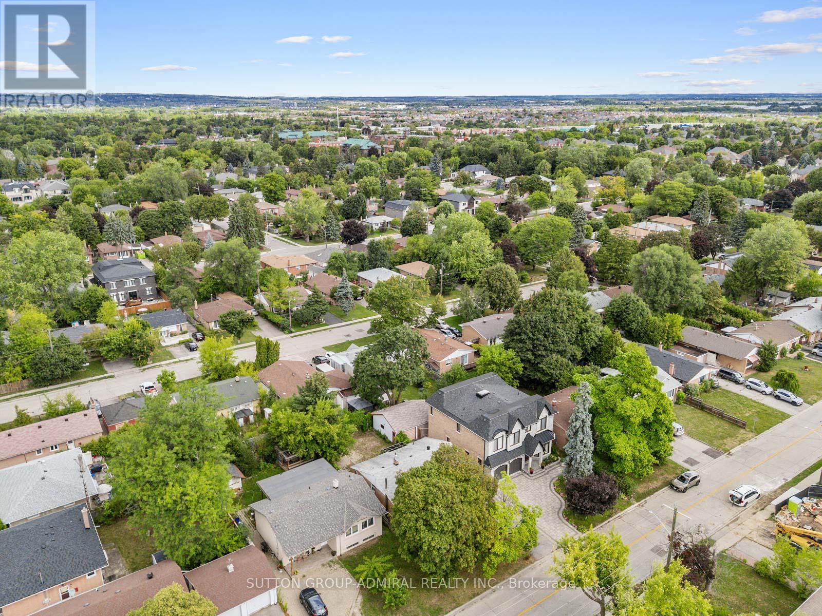 Photo 40 of 393 Paliser Crescent S, Richmond Hill ON