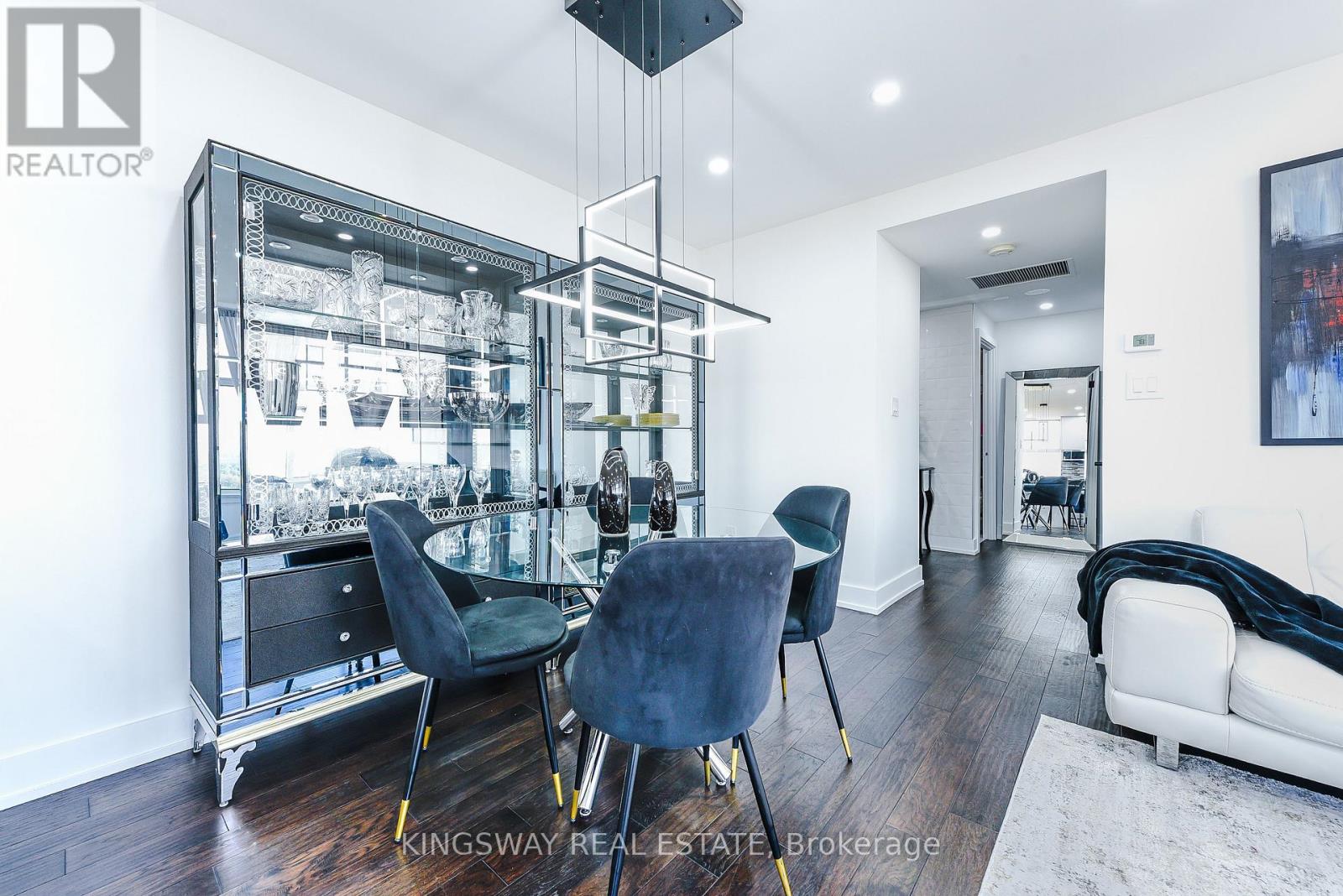 Photo 10 of Uph 02 880 Dundas Street, Mississauga ON
