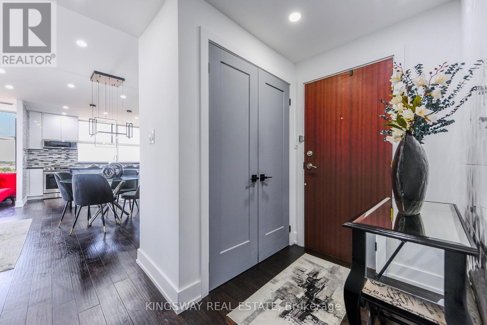Photo 7 of Uph 02 880 Dundas Street, Mississauga ON
