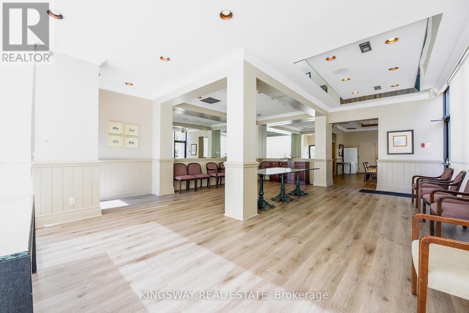 Photo 17 of Uph 02 880 Dundas Street, Mississauga ON