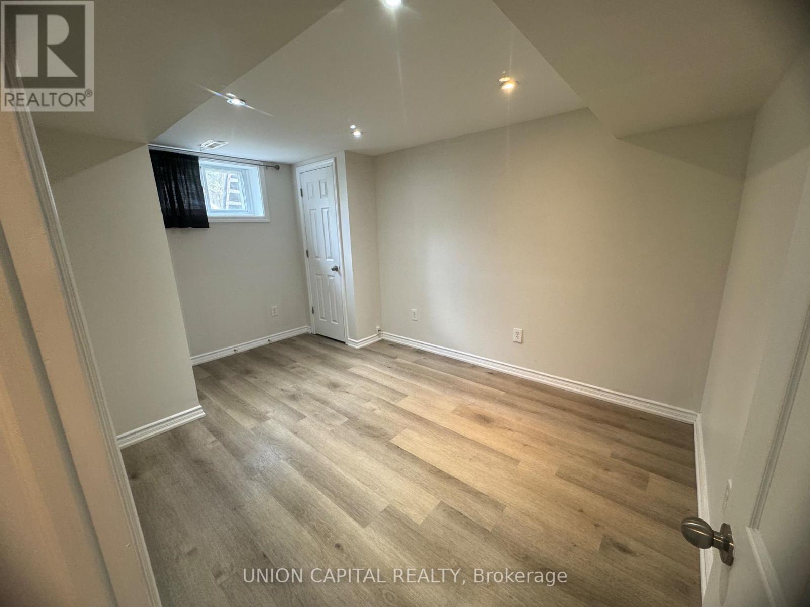 Photo 10 of Bsmt 26 Blackthorne Avenue, Hamilton ON