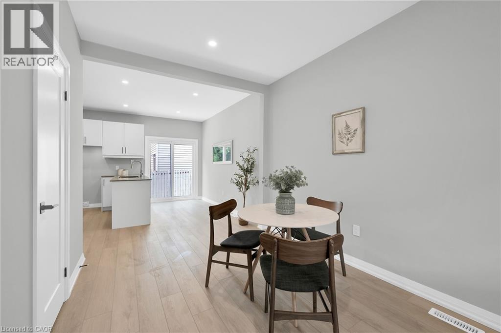 Photo 3 of 517 Hughson Street N, Hamilton ON