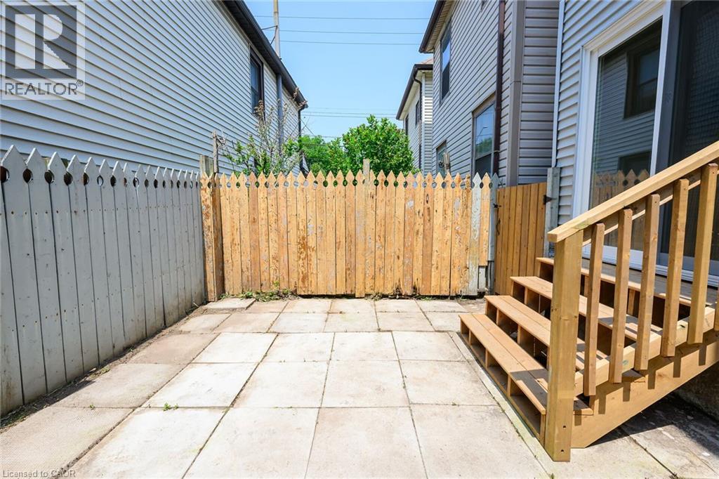 Photo 14 of 517 Hughson Street N, Hamilton ON